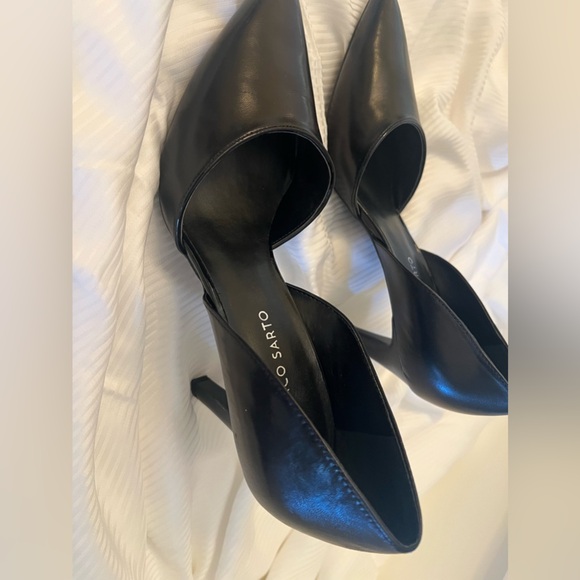 FRANCO SARTO BLACK LEATHER PUMPS. - Picture 3 of 3